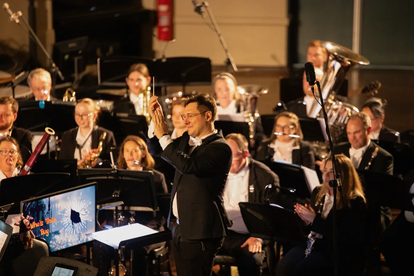Me applauding special guest pianist Ed Kriek, who premiered "Trobbio" from "Hollow Knight: Silksong" composed by Christopher Larkin